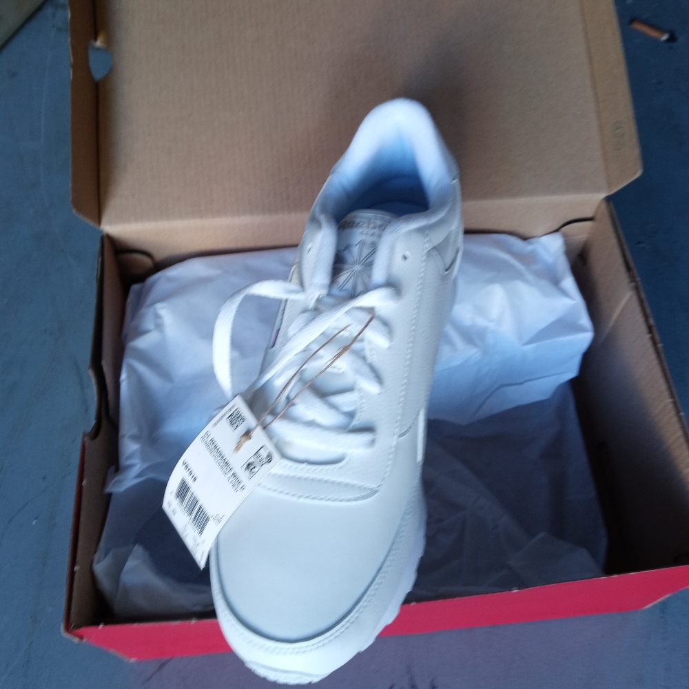 Shoes - Picture 2 of 3